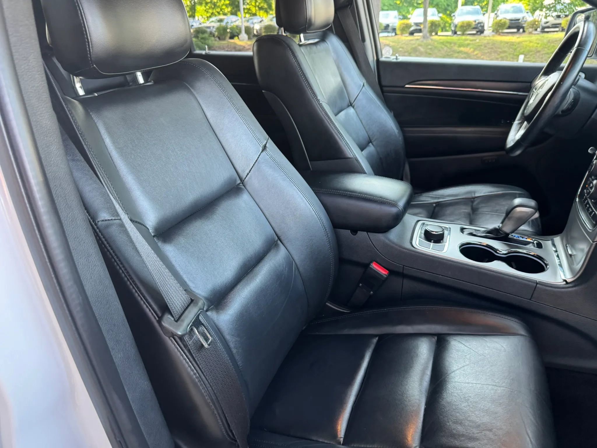 Used 2018 Jeep Grand Cherokee Limited AWD/4WD image 36