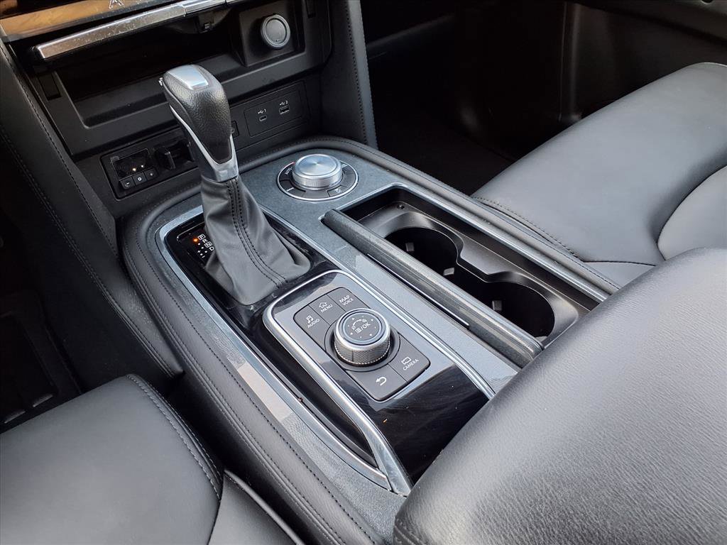 Used 2024 Nissan Armada SV image 18