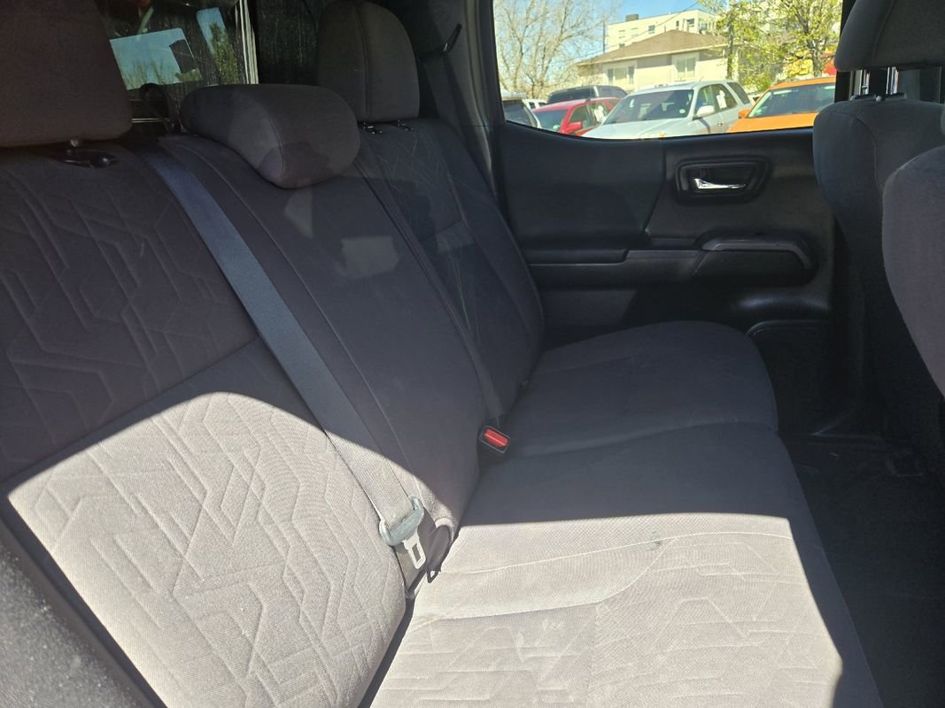 Used 2018 Toyota Tacoma TRD Sport w/ Technology Package AWD/4WD image 34