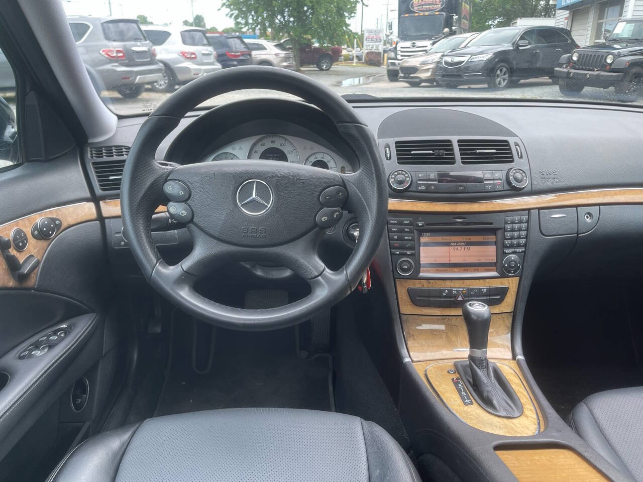 Used 2009 Mercedes-Benz E 350 Sedan image 21