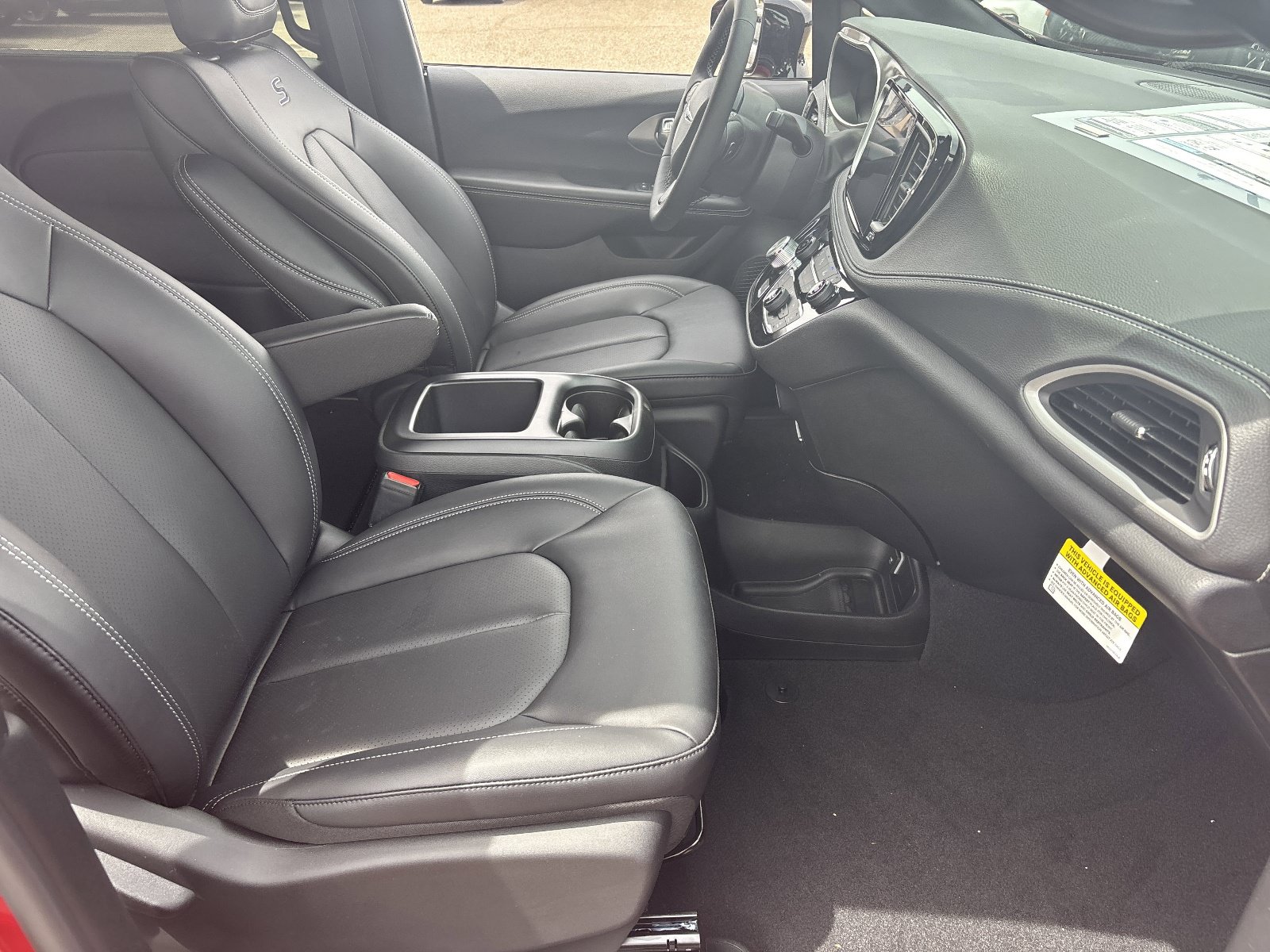 New 2026 Chrysler Pacifica Select w/ S Appearance Package FWD image 8