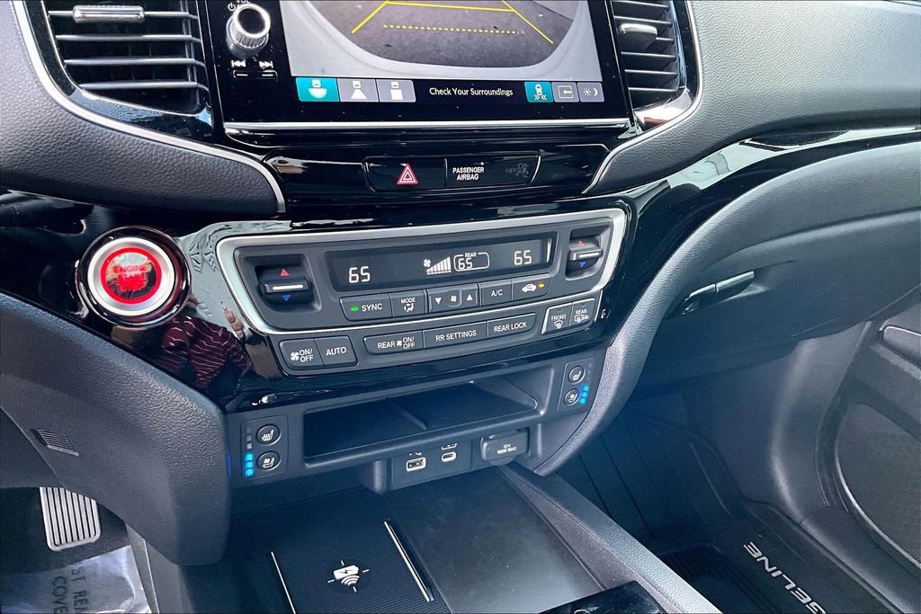 Used 2025 Honda Ridgeline Black Edition image 16