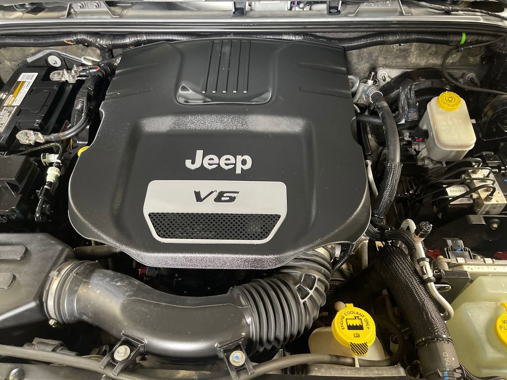 Used 2014 Jeep Wrangler Unlimited Sport w/ Quick Order Package 24S AWD/4WD image 10
