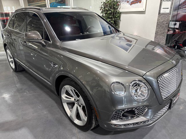 Used 2017 Bentley Bentayga image 19