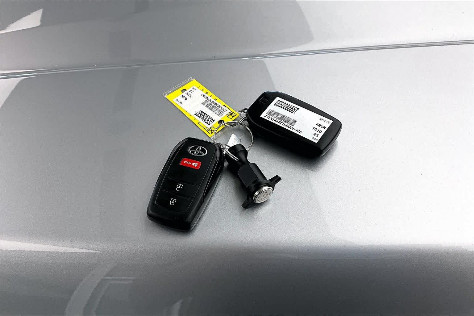 Used 2025 Toyota 4Runner SR5 RWD image 13