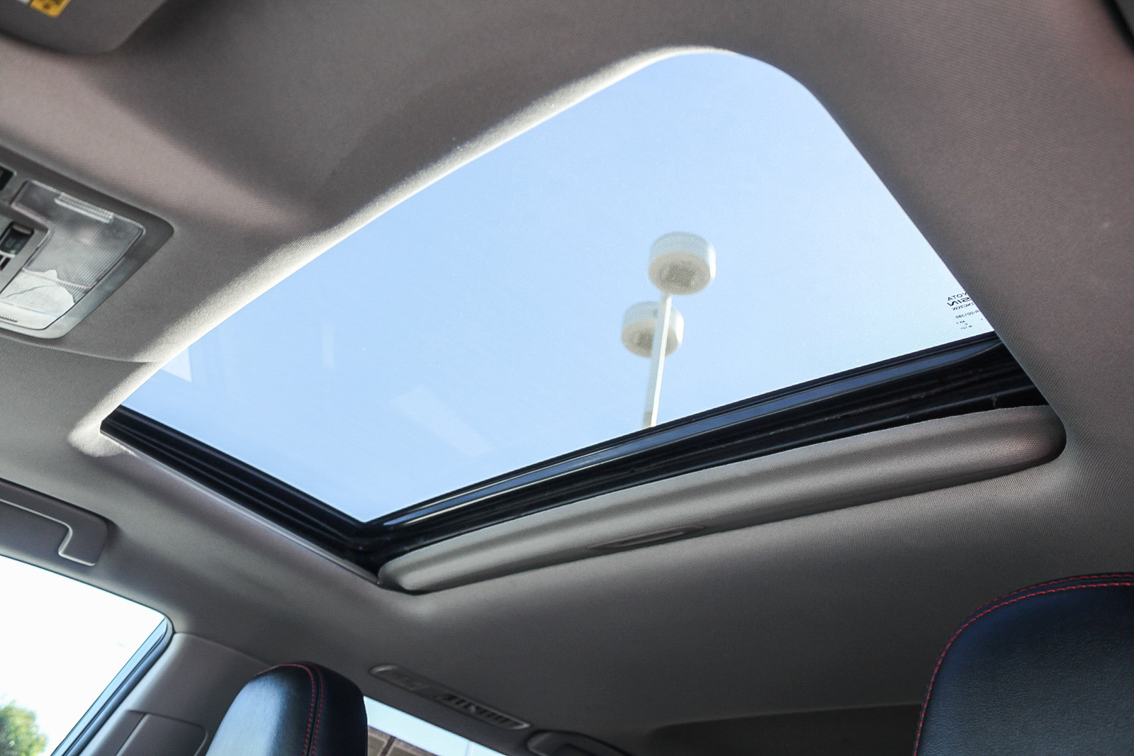 Used 2019 Toyota Highlander SE image 28