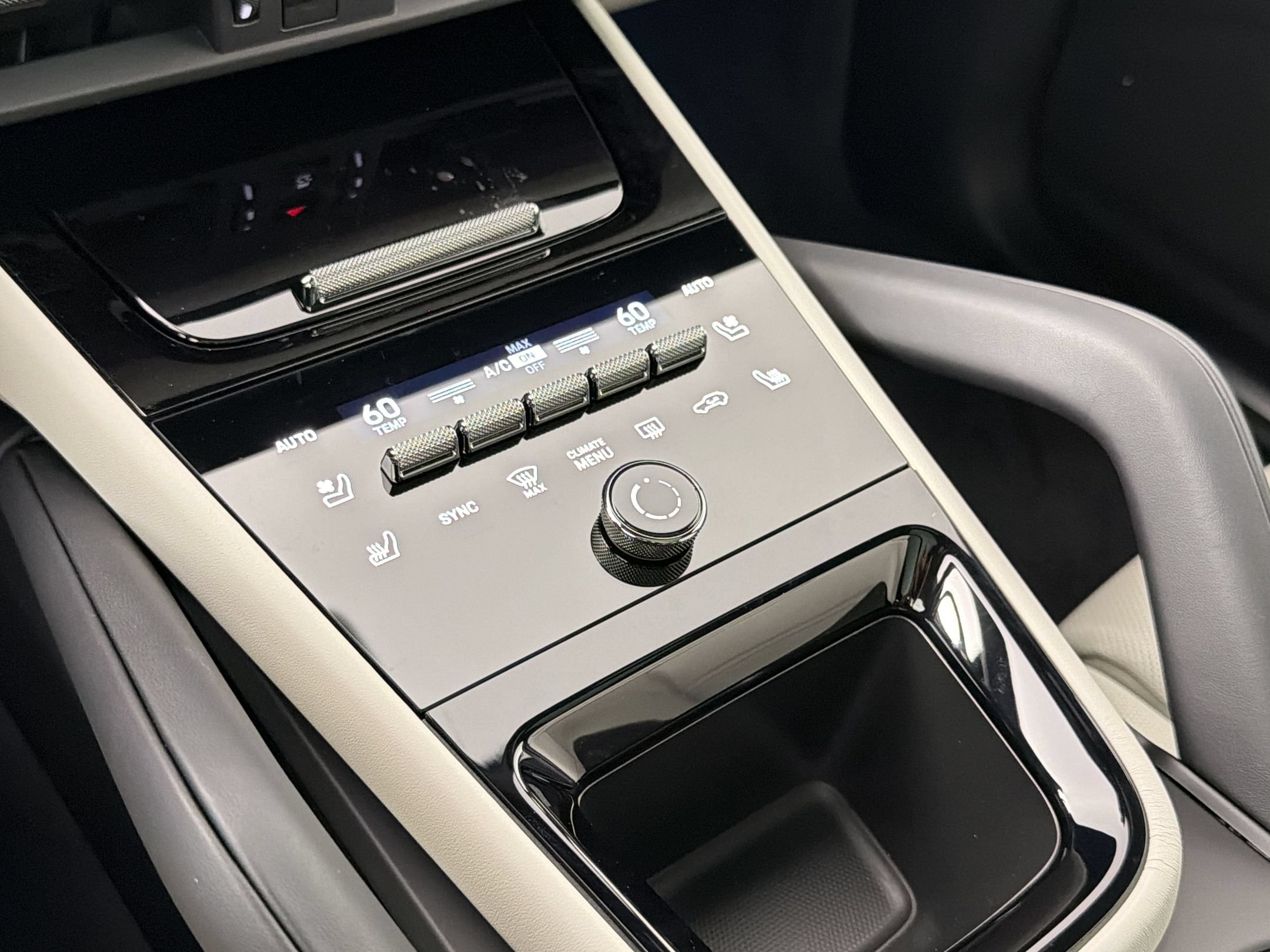 Certified 2026 Porsche Cayenne AWD/4WD image 25