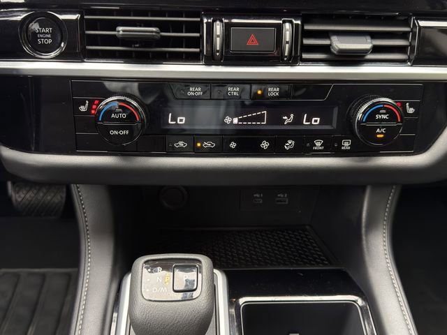 Used 2025 Nissan Pathfinder SV FWD image 18