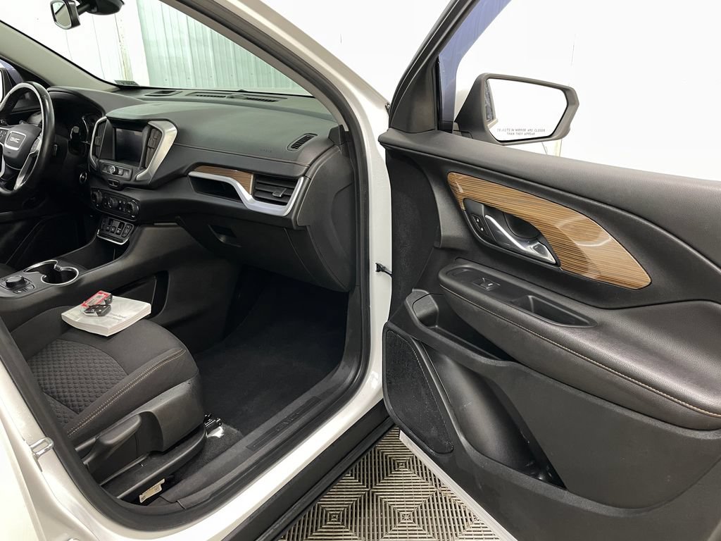 Used 2021 GMC Terrain SLE w/ Driver Convenience Package FWD image 33