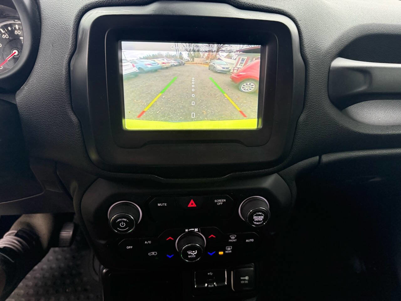 Used 2018 Jeep Renegade Latitude image 19
