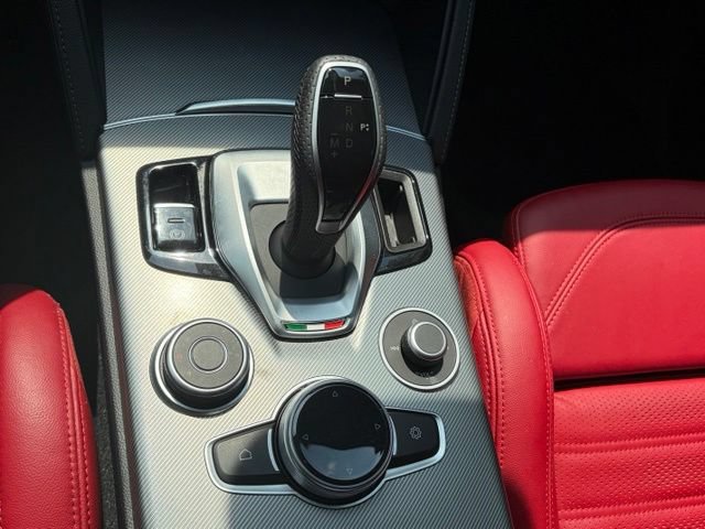 Used 2023 Alfa Romeo Stelvio Veloce AWD/4WD image 34