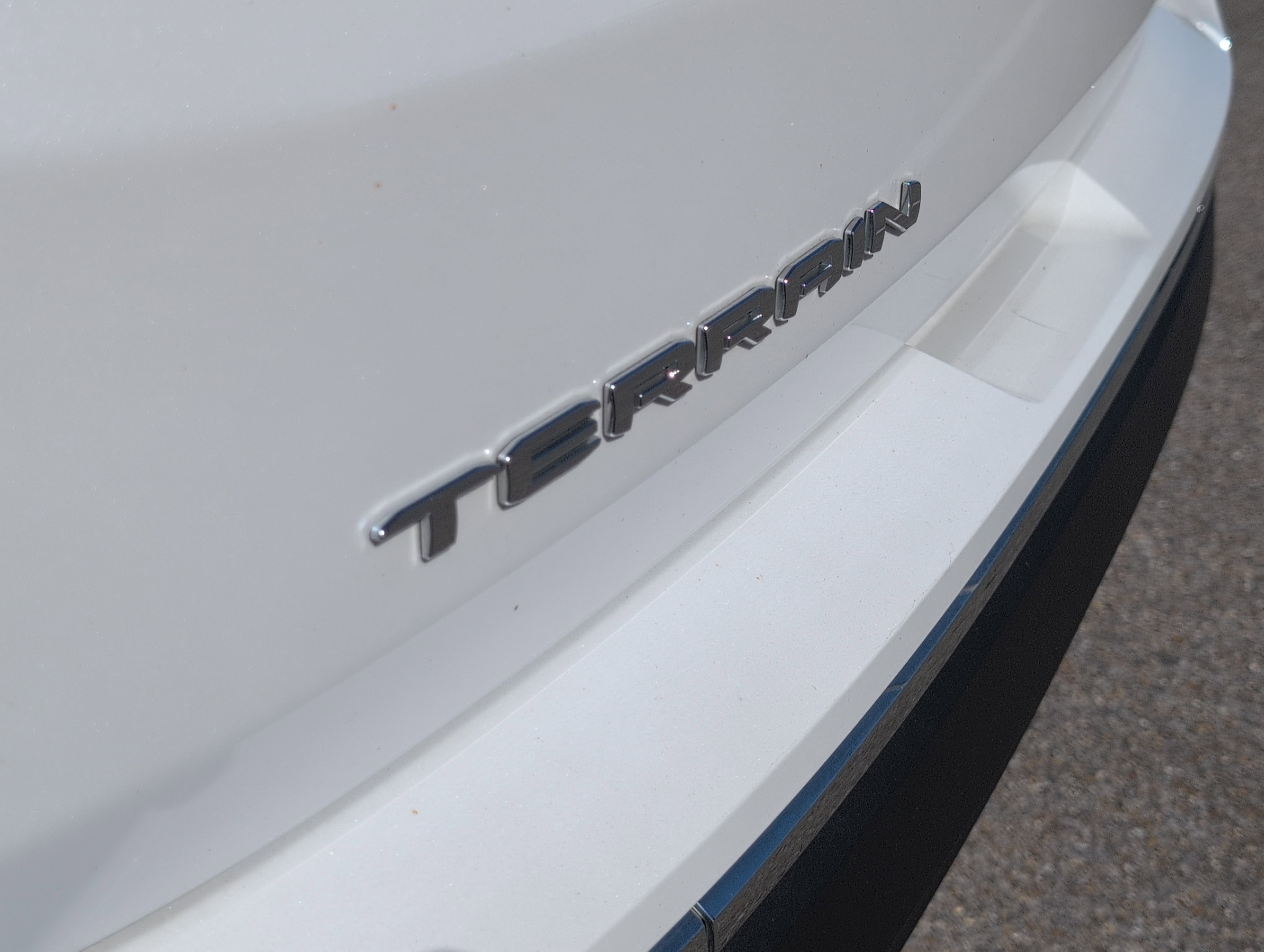 Used 2022 GMC Terrain SLT w/ LPO, Floor Liner Package image 31