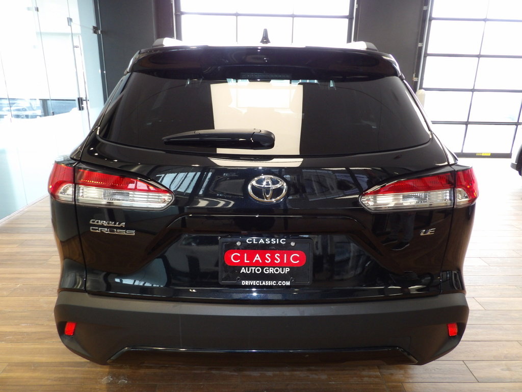 Used 2025 Toyota Corolla Cross LE image 7