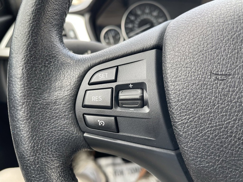 Used 2016 BMW 320i Sedan image 20