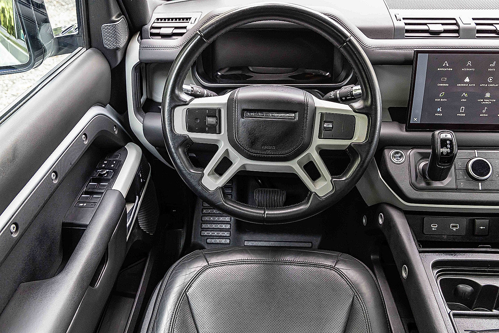 Used 2022 Land Rover Defender 110 XS Edition AWD/4WD image 18