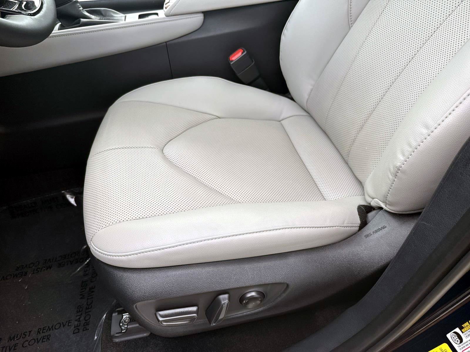 Used 2025 Toyota Grand Highlander AWD image 22