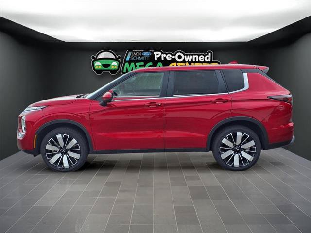Used 2025 Mitsubishi Outlander SE AWD/4WD image 3