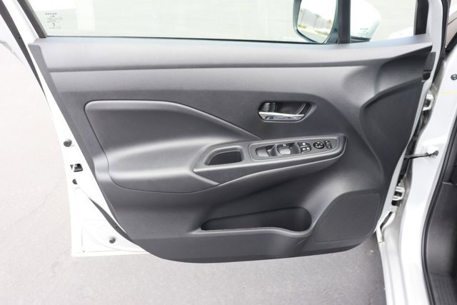 Used 2025 Nissan Versa SV FWD image 9