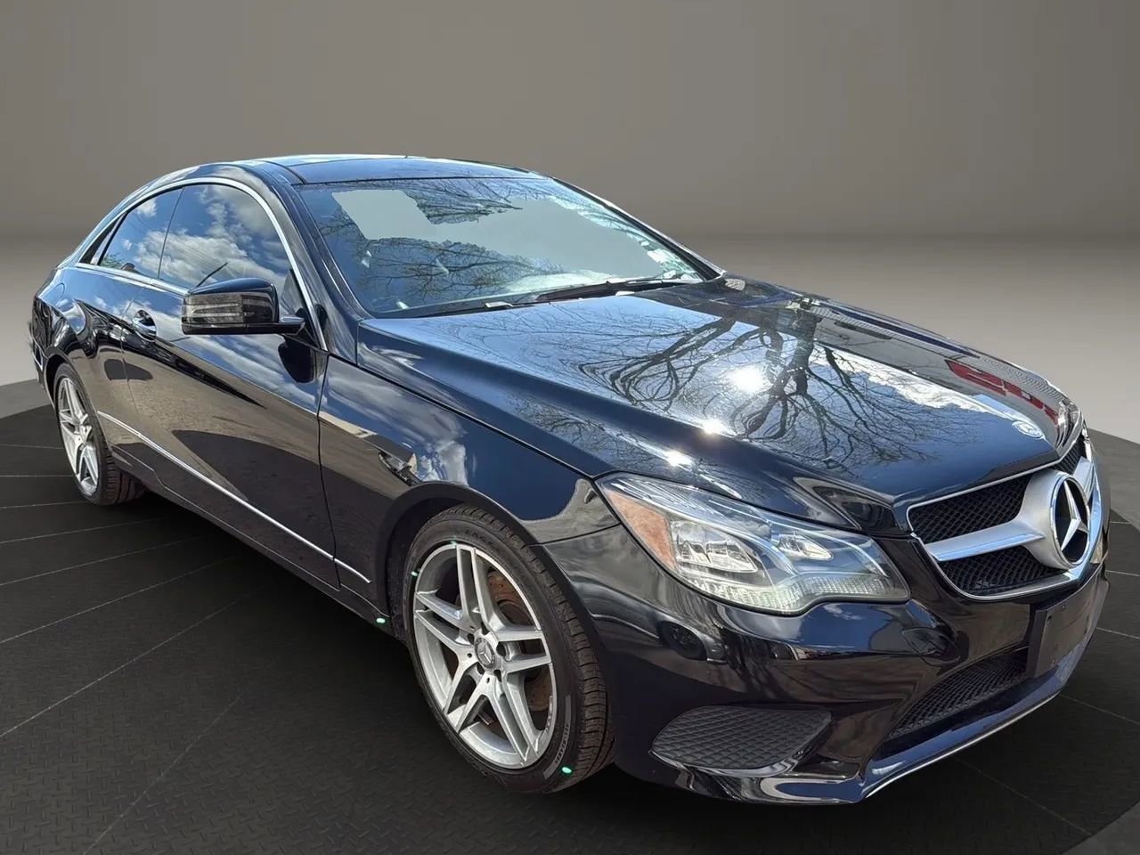 Used 2015 Mercedes-Benz E 400 4MATIC Coupe image 3