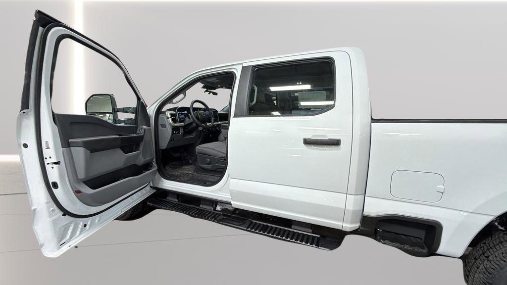 New 2026 Ford F250 XL w/ FX4 Off-Road Package image 17