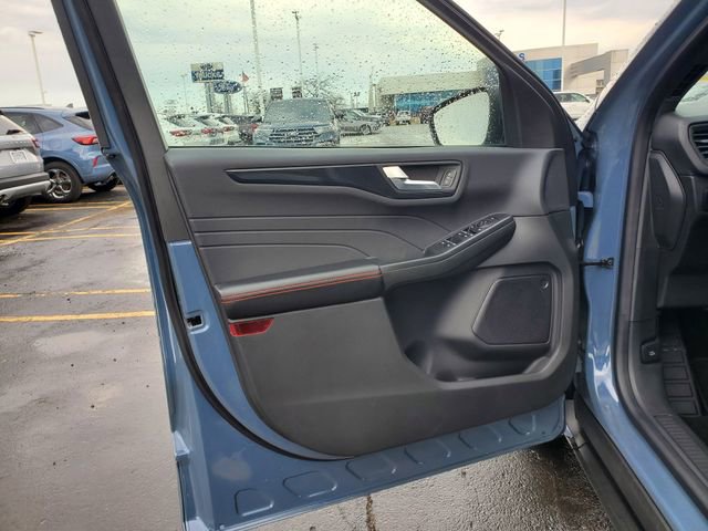 Used 2024 Ford Escape ST-Line w/ Tech Pack #1 AWD/4WD image 9