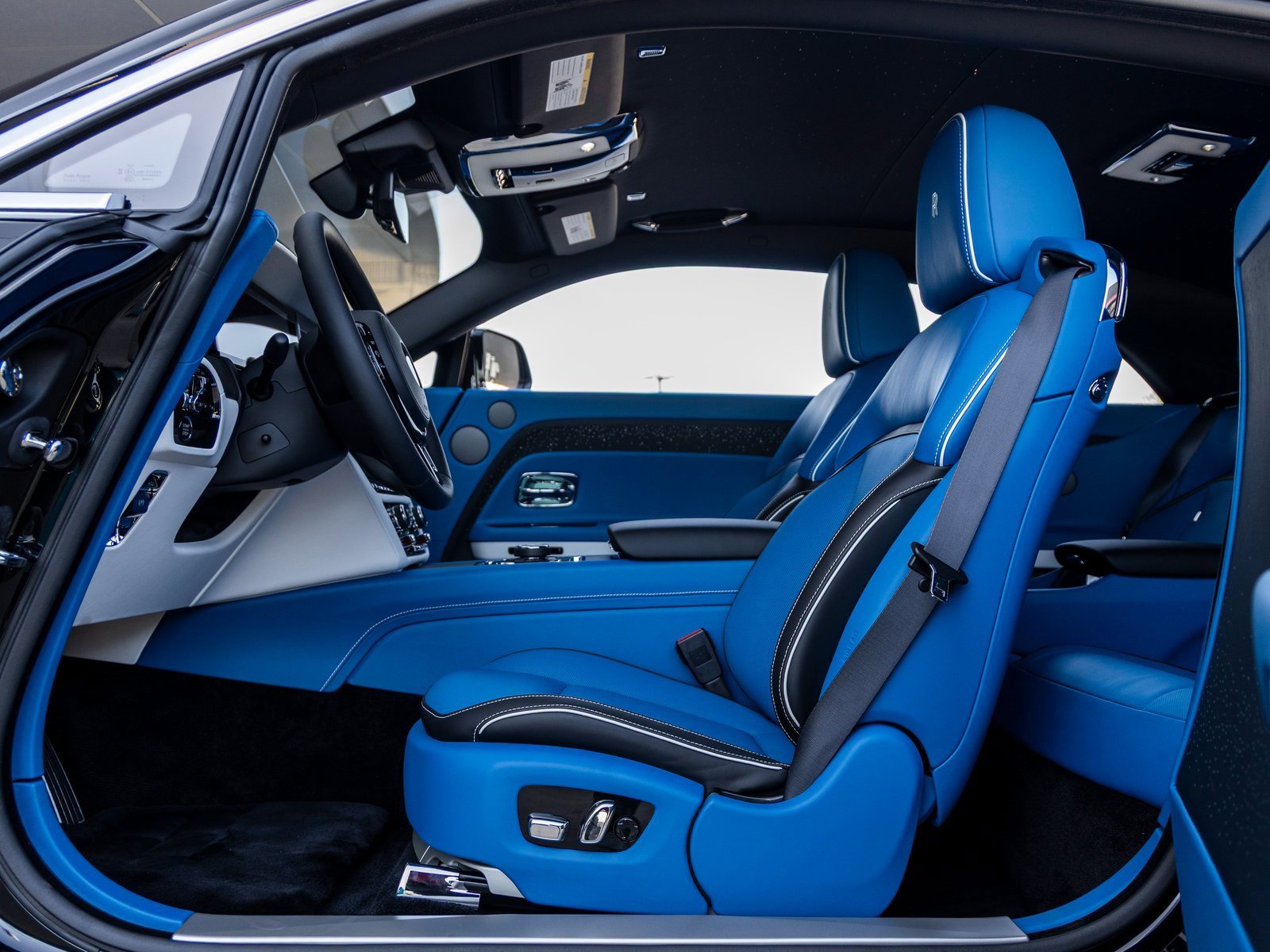 New 2025 Rolls-Royce Spectre image 26