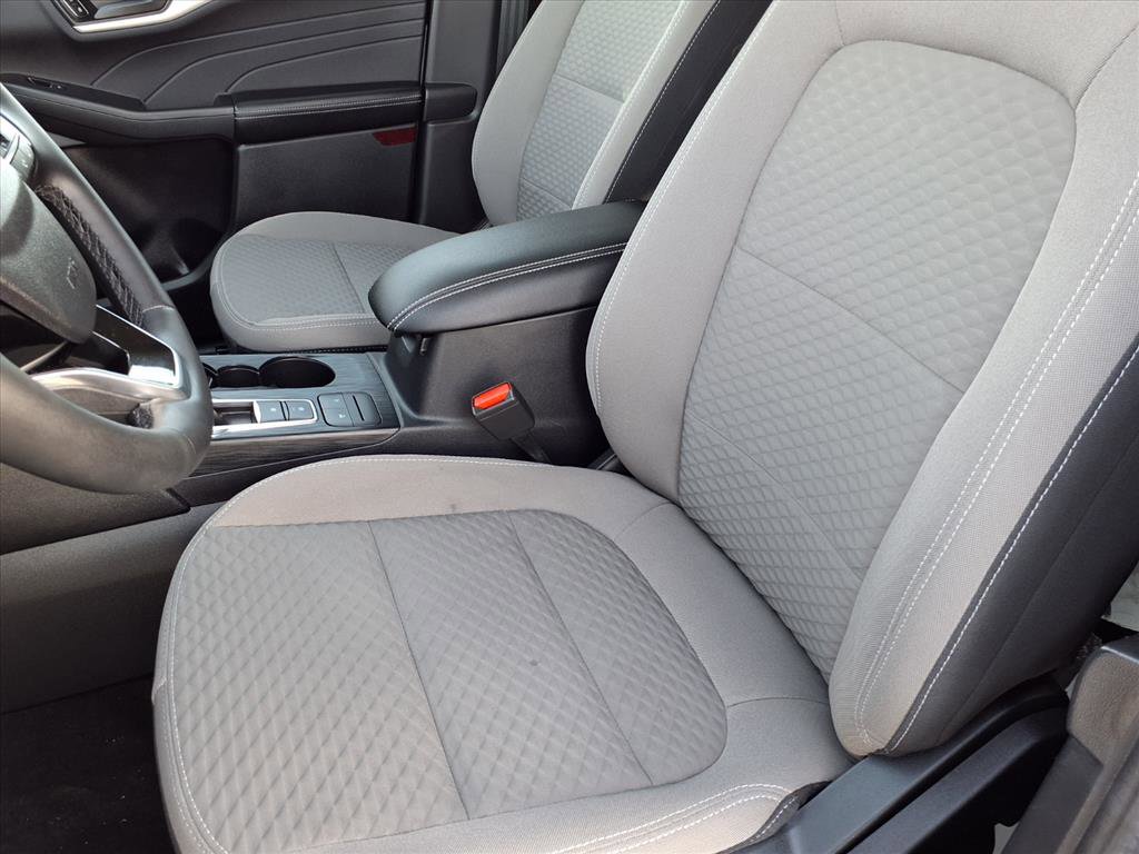 Certified 2022 Ford Escape SE w/ Cold Weather Package image 3