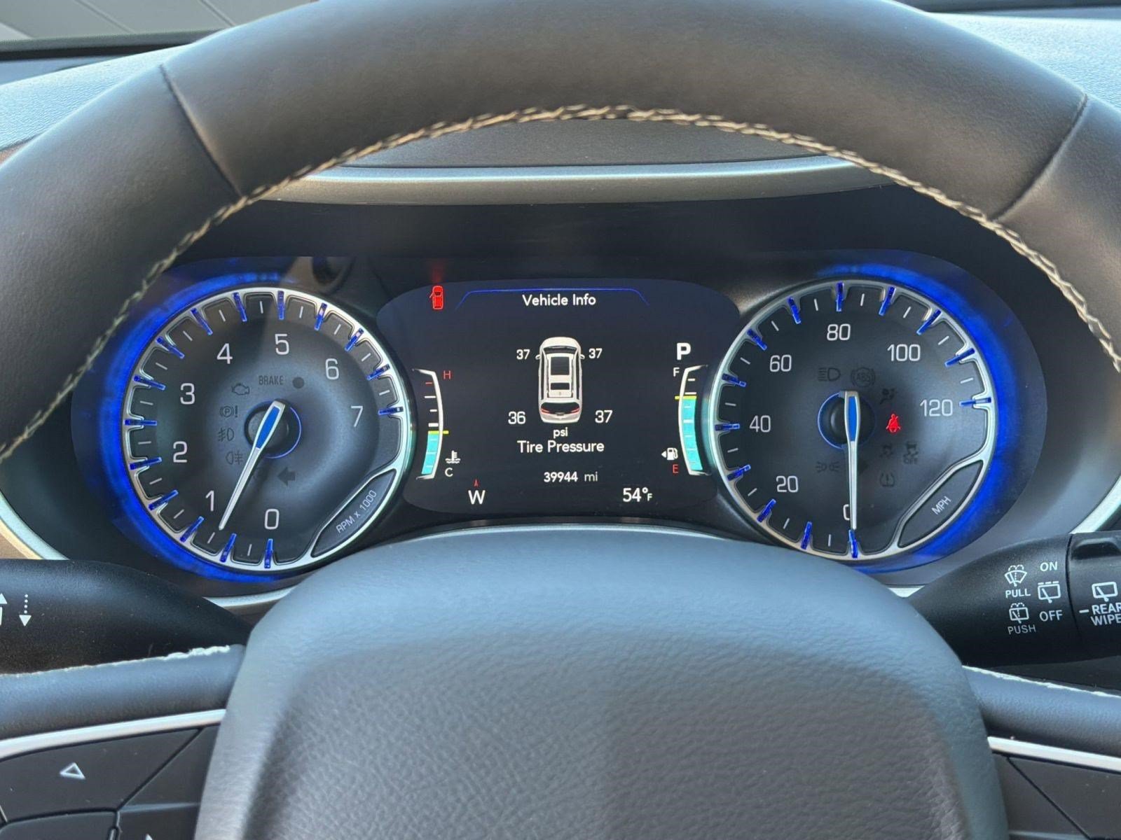Certified 2024 Chrysler Pacifica Touring-L FWD image 19