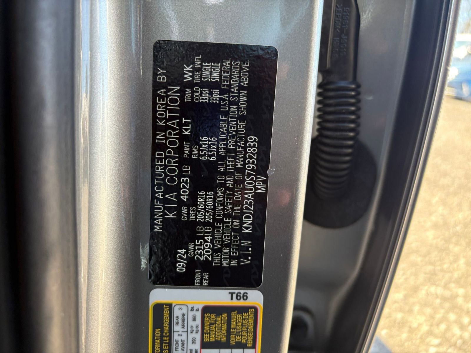 Used 2025 Kia Soul LX w/ LX Technology Package FWD image 25