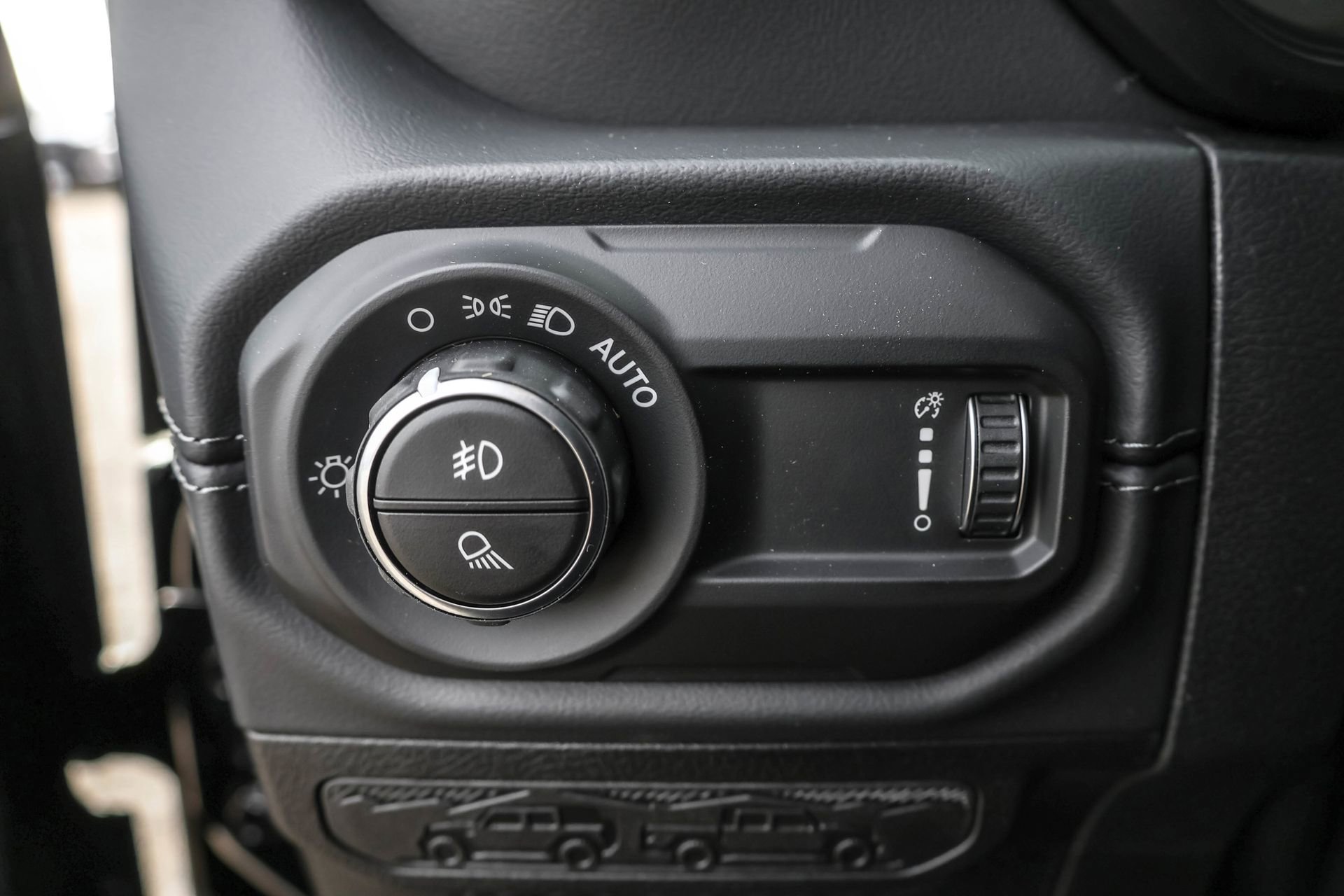 New 2026 Jeep Gladiator Sport AWD/4WD image 33