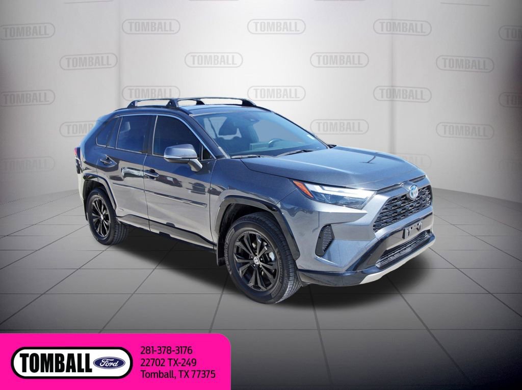 Used 2022 Toyota RAV4 SE image 10