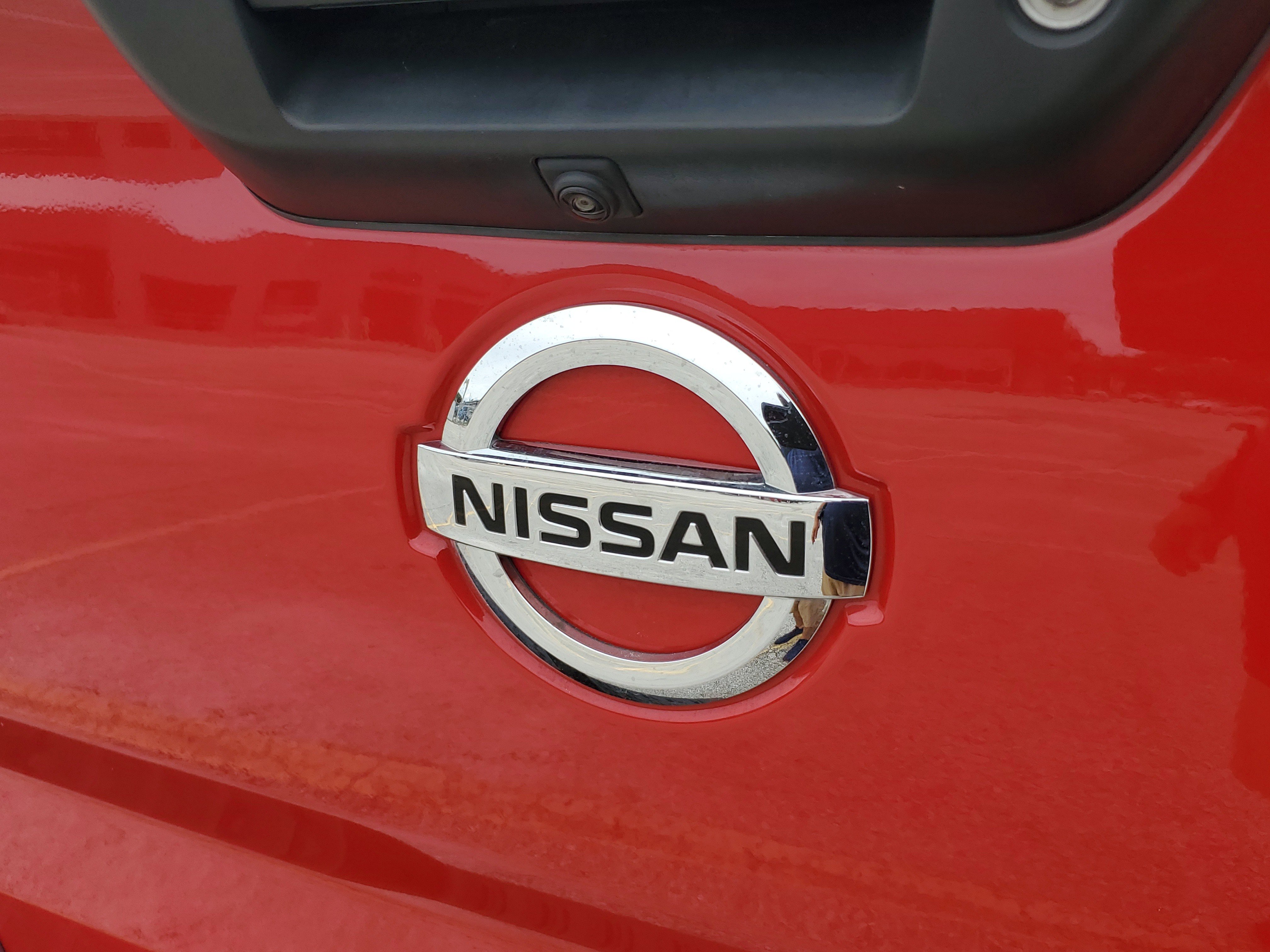 Used 2021 Nissan Titan SV w/ SV Convenience Package RWD image 6