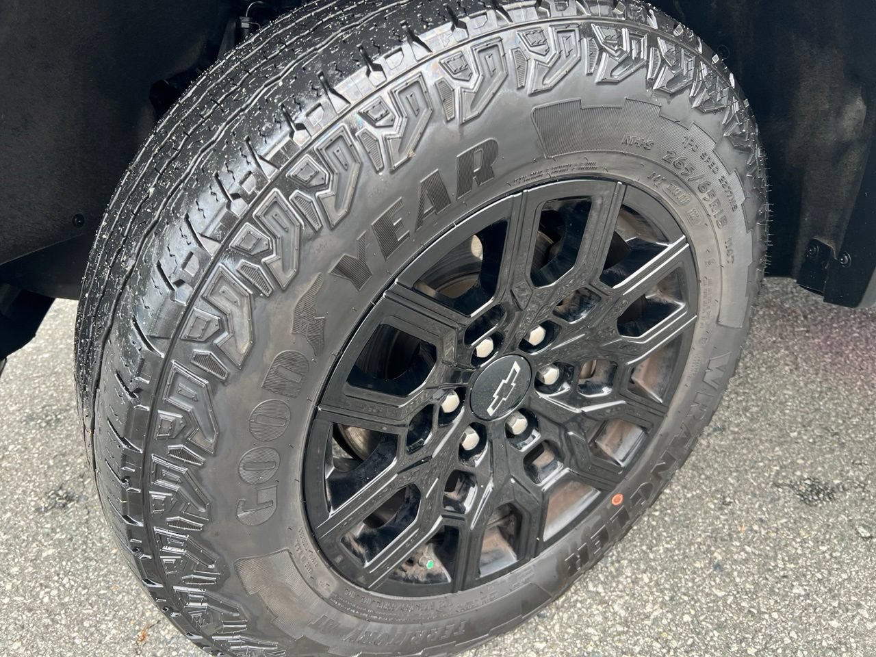 Used 2023 Chevrolet Colorado Trail Boss AWD/4WD image 9