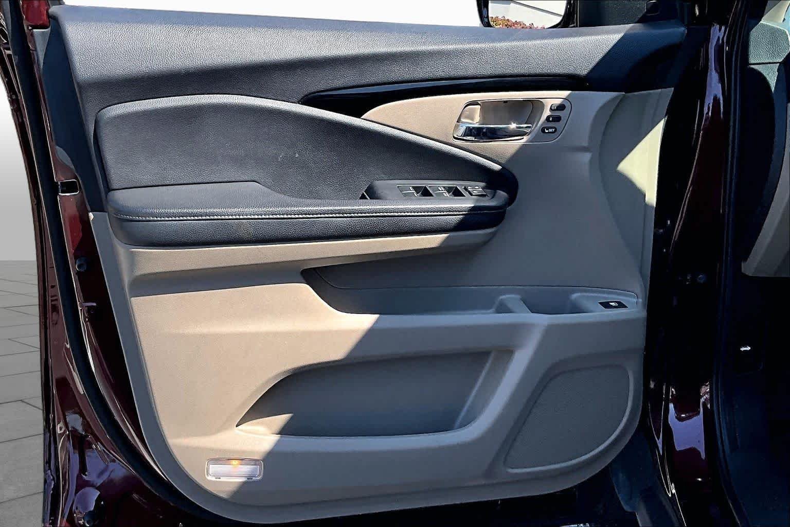 Used 2020 Honda Ridgeline RTL-E image 22