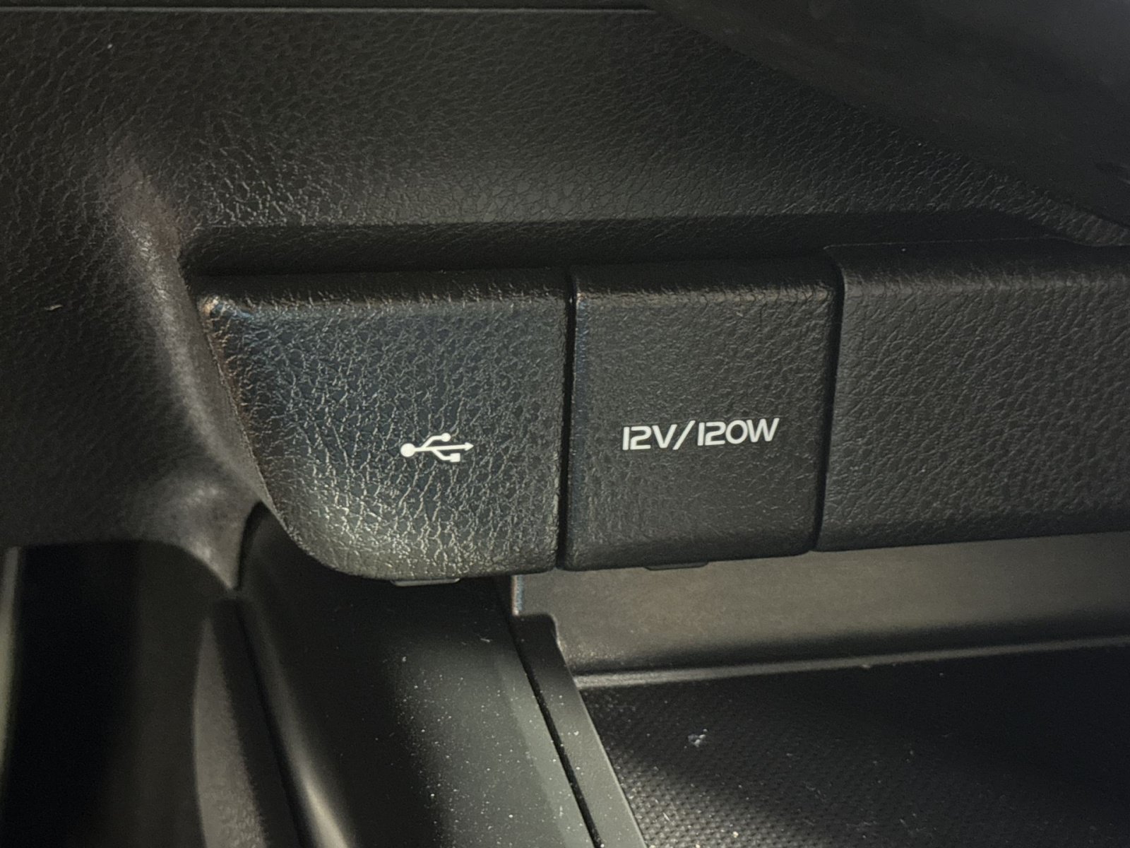 Used 2020 Toyota Camry LE FWD image 32
