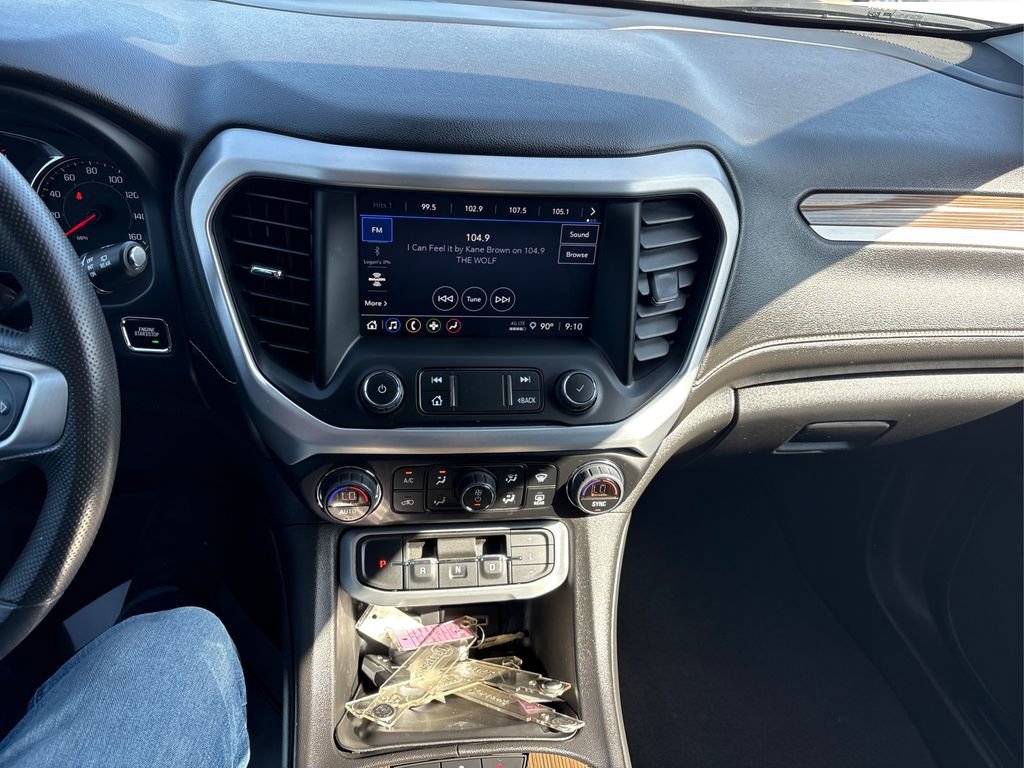 Used 2023 GMC Acadia SLE image 16