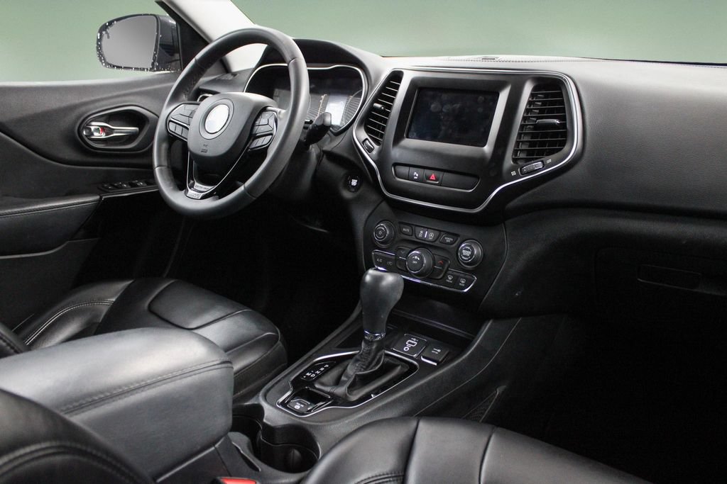 Used 2020 Jeep Cherokee Latitude Plus FWD image 21