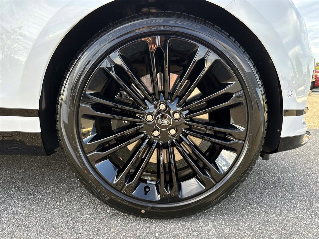 New 2026 Land Rover Range Rover Velar Dynamic SE image 8