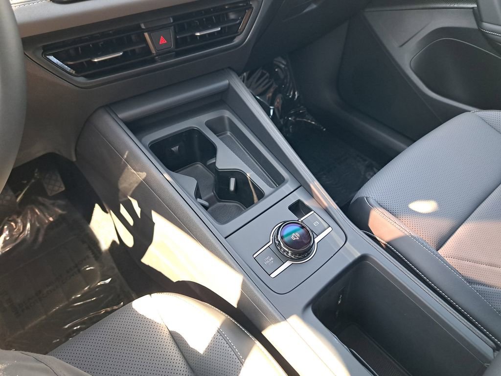 New 2025 Volkswagen Tiguan SE image 28