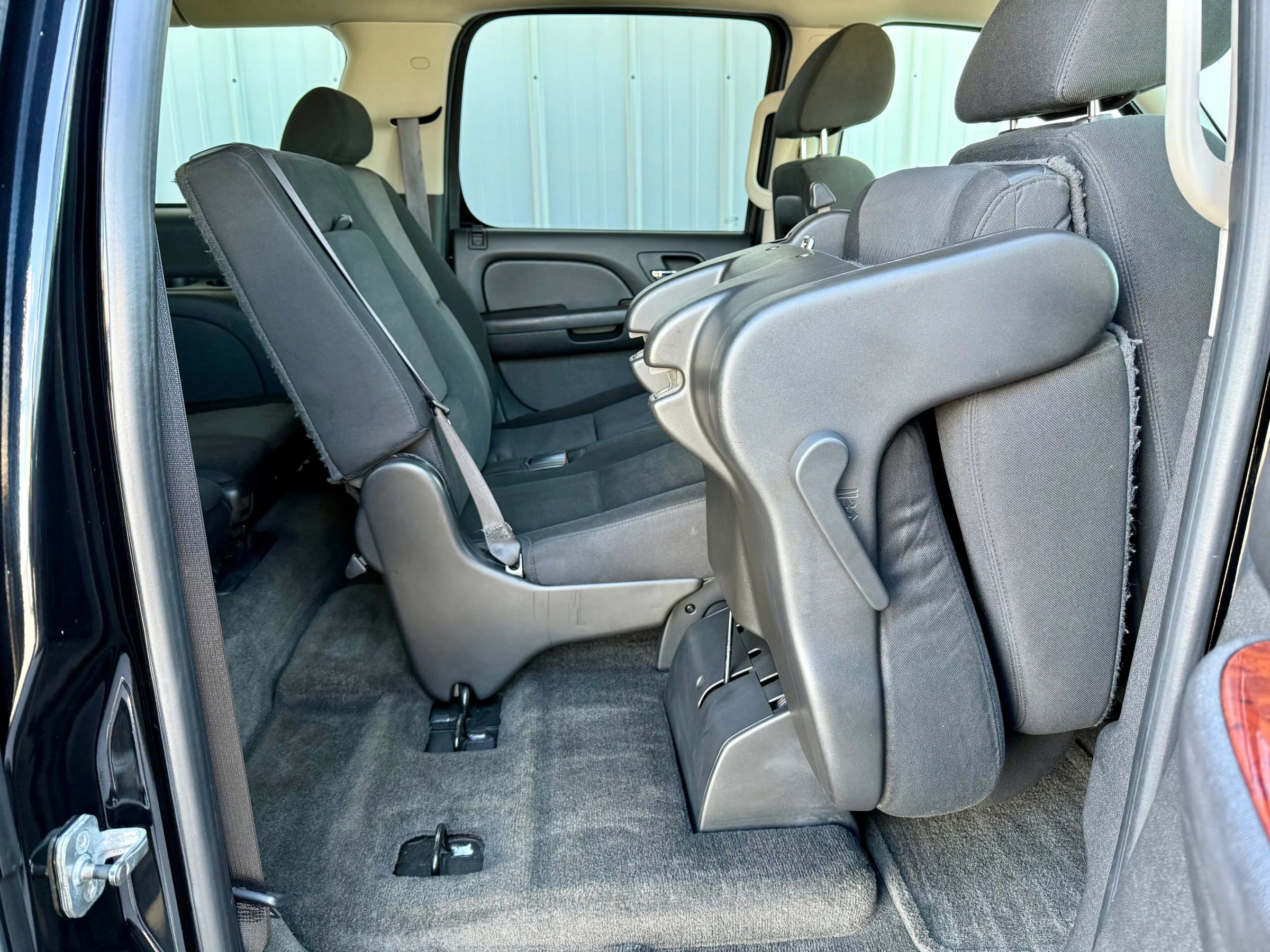 Used 2010 Chevrolet Suburban LS w/ Interior Plus Package AWD/4WD image 36