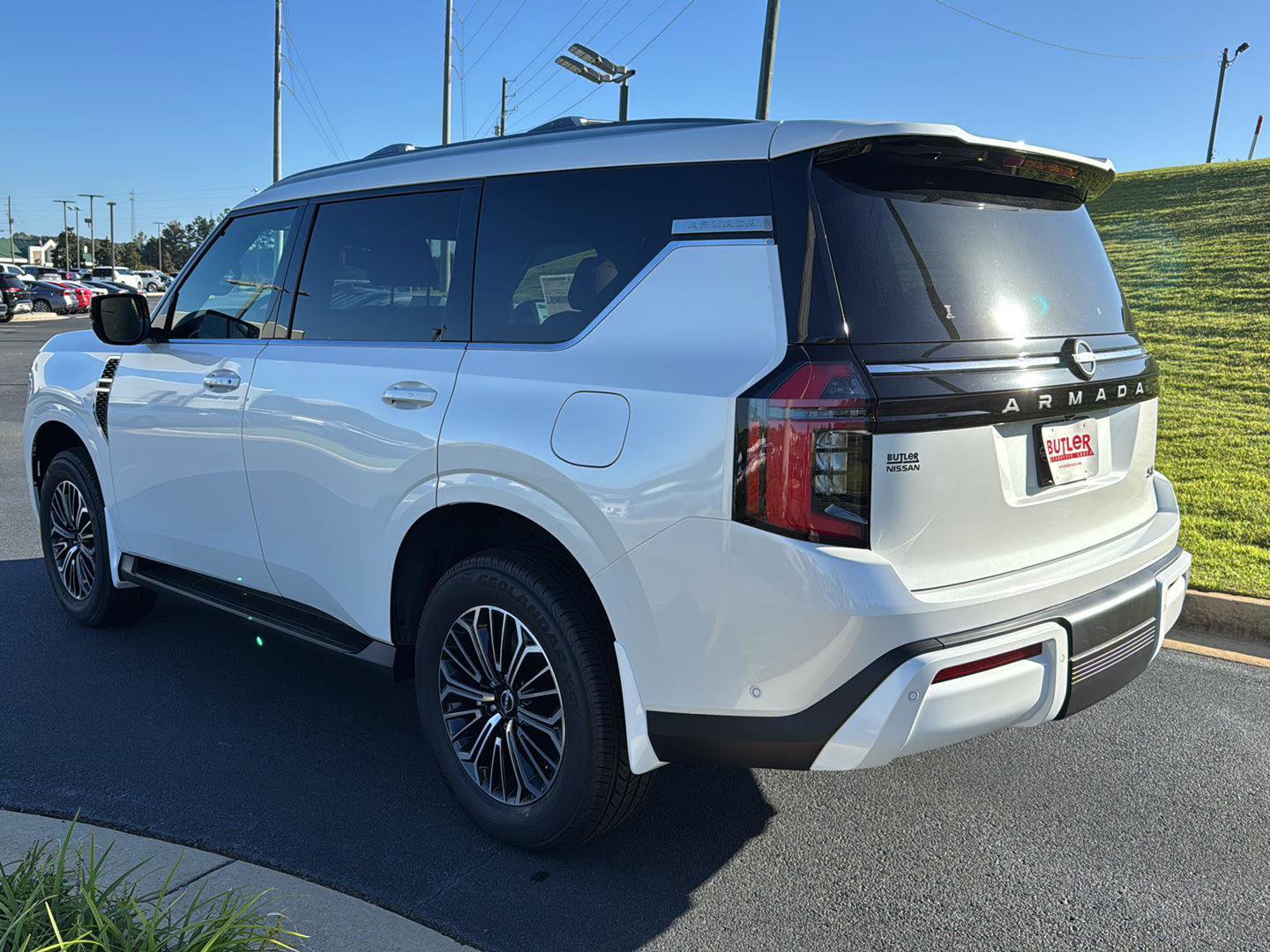 New 2026 Nissan Armada SL image 3