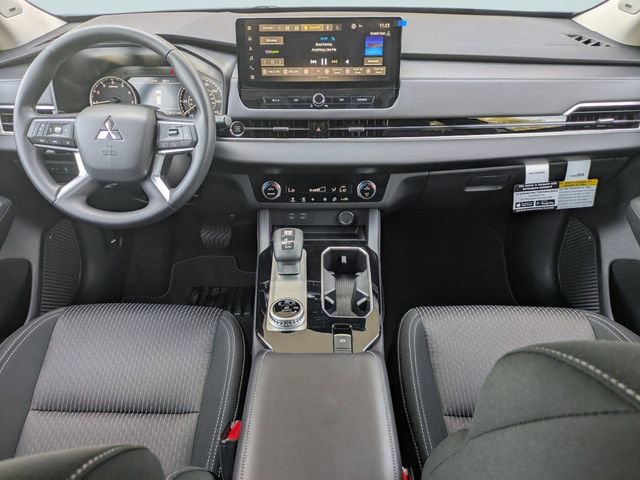 New 2026 Mitsubishi Outlander ES image 15