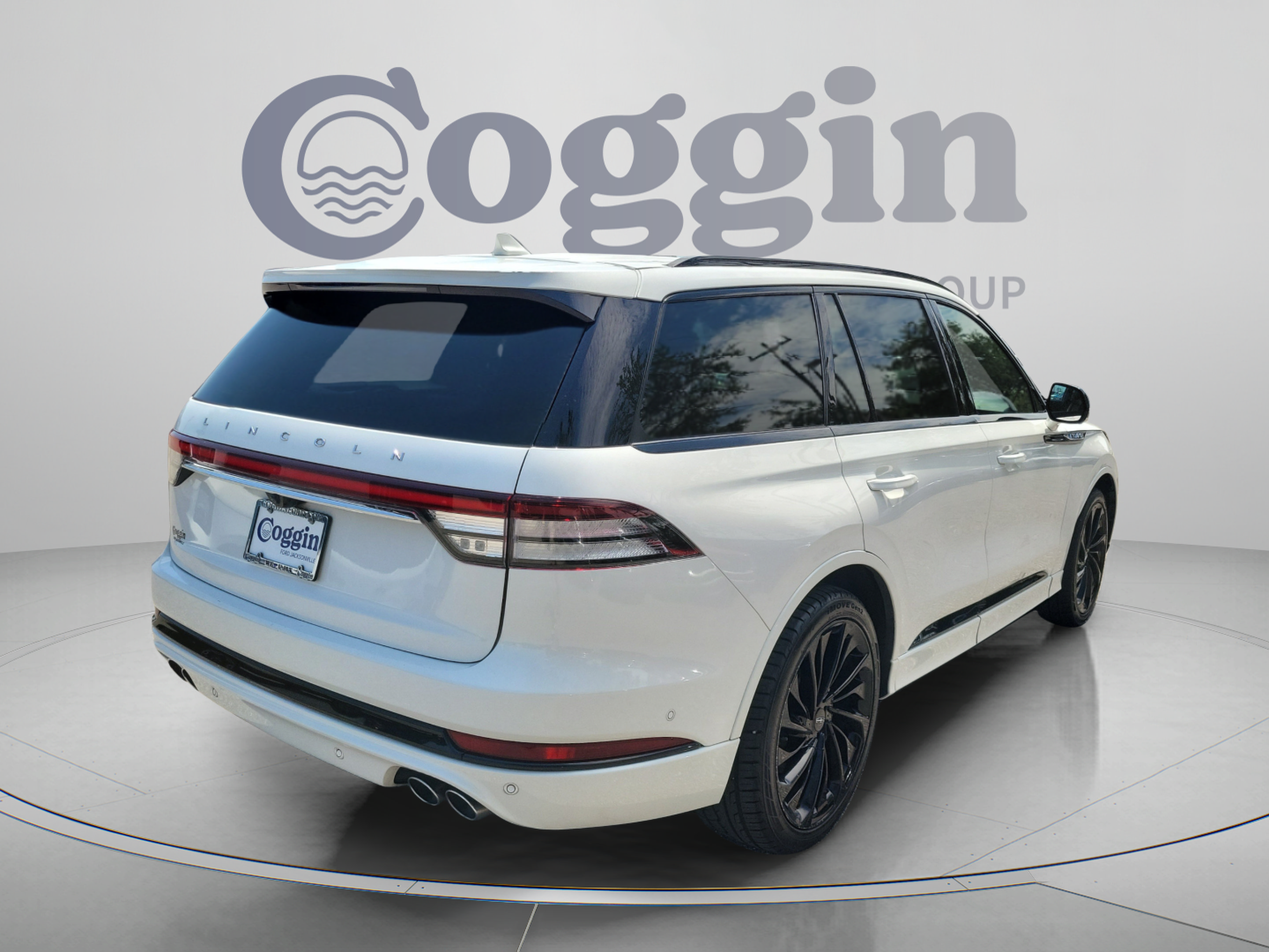 Used 2023 Lincoln Aviator Reserve w/ Equipment Group 201A RWD image 3