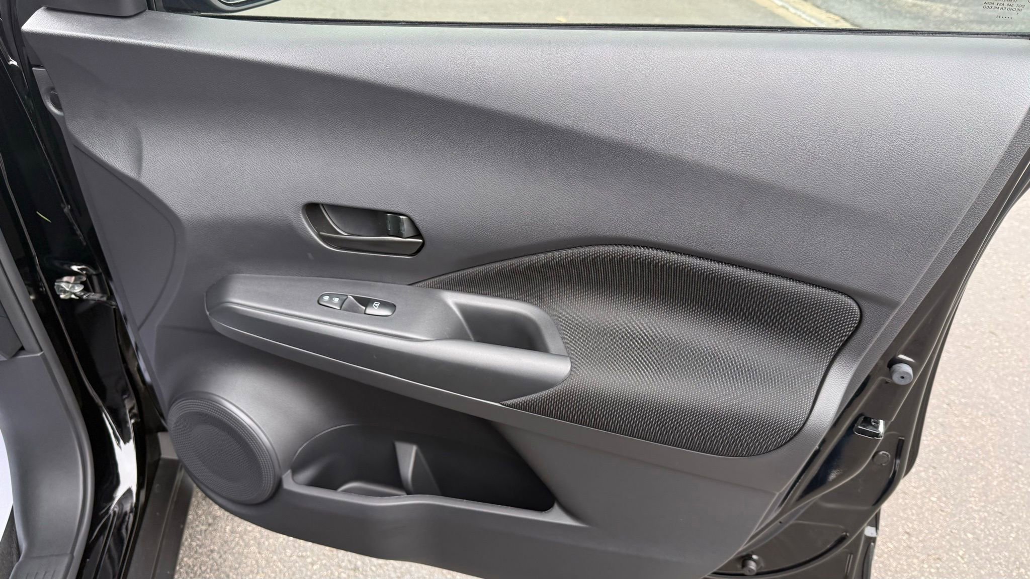 Used 2025 Nissan Kicks Play S image 13