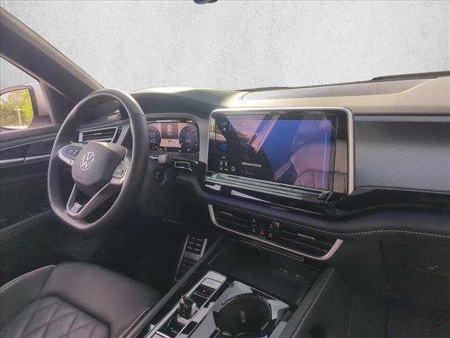 Used 2025 Volkswagen Atlas Cross Sport SEL Premium R-Line image 25