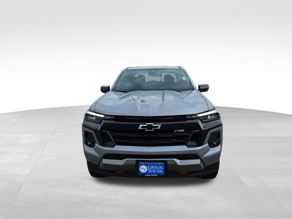 Used 2023 Chevrolet Colorado Z71 w/ Z71 Convenience Package 2 AWD/4WD image 3