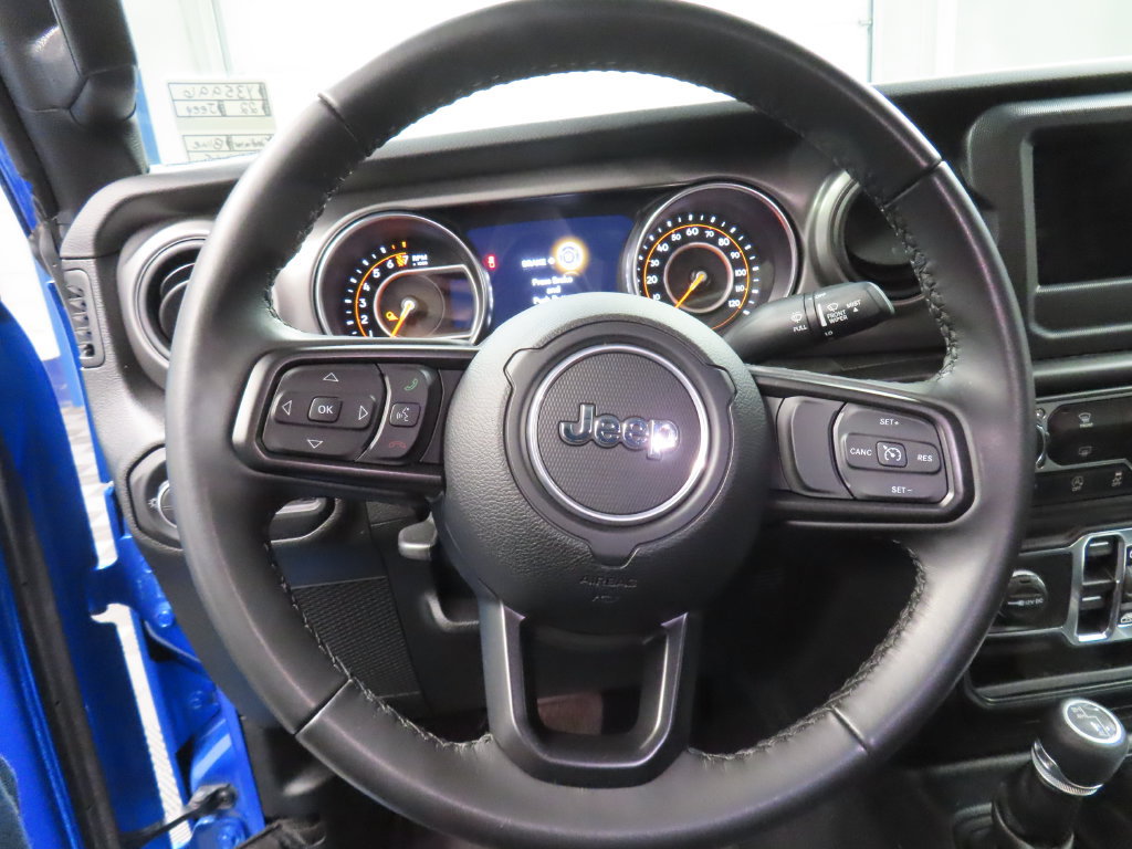 Used 2022 Jeep Gladiator Sport AWD/4WD image 39