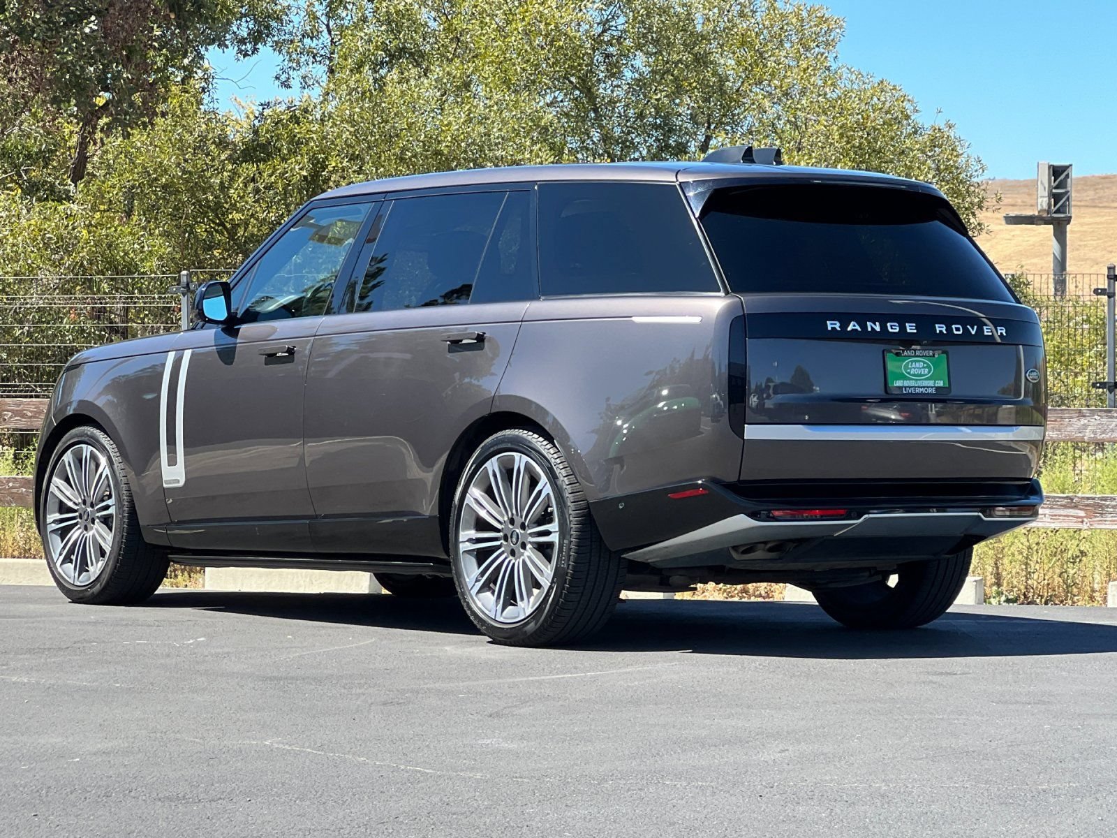 Used 2023 Land Rover Range Rover Long Wheelbase Autobiography AWD/4WD image 4