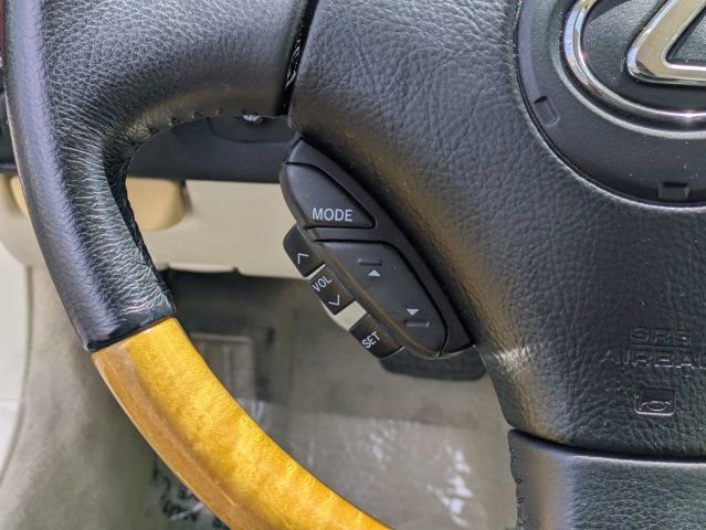 Used 2005 Lexus SC 430 Convertible image 19