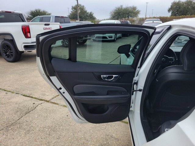 Used 2019 Volvo S60 T5 R-Design image 27